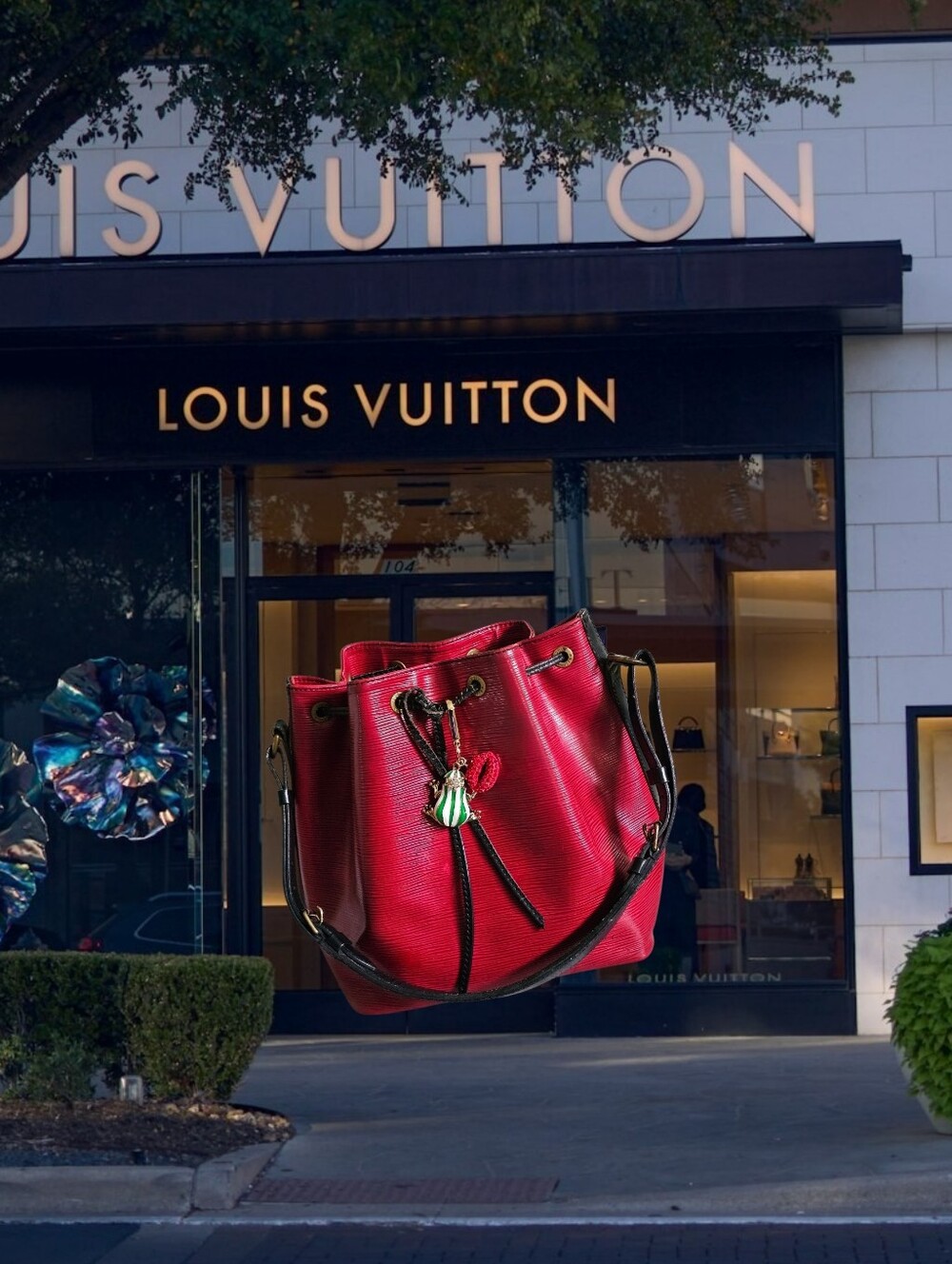 Vintage Authentic 💯 % Louis Vuitton Epi Bicolor Petit Noe Drawstring Bucket Bag